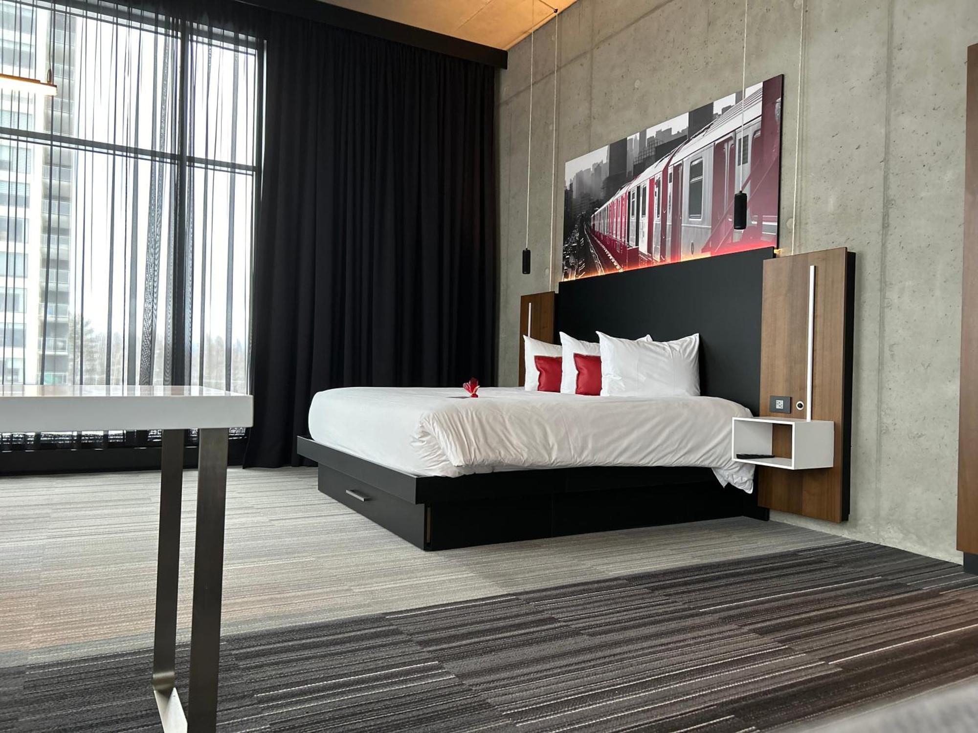 Grand Hotel Times Blainville-Mirabel Екстериор снимка