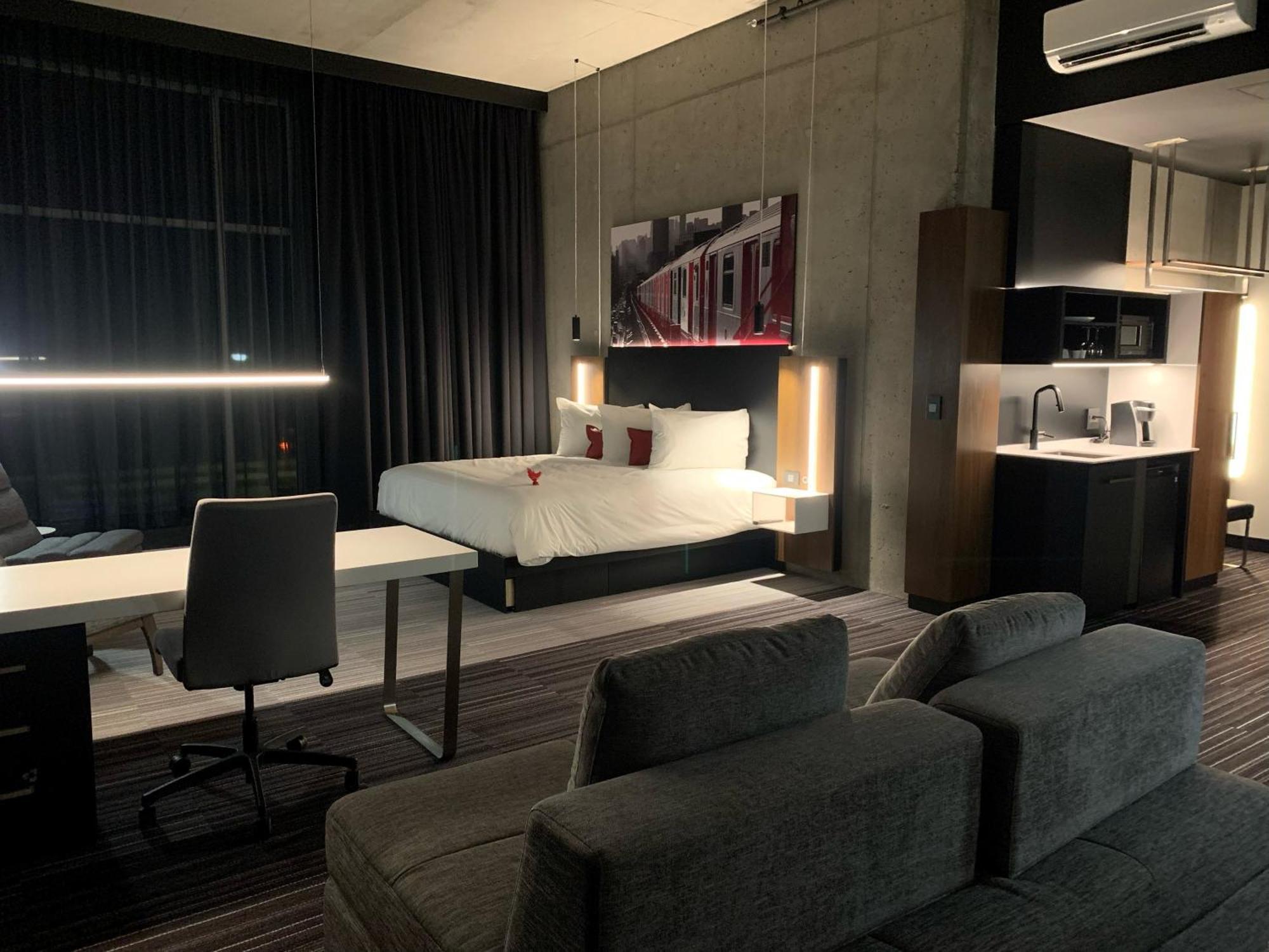Grand Hotel Times Blainville-Mirabel Екстериор снимка